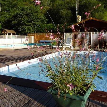 Camping Le Rey Louvie Juzon Exteriör bild