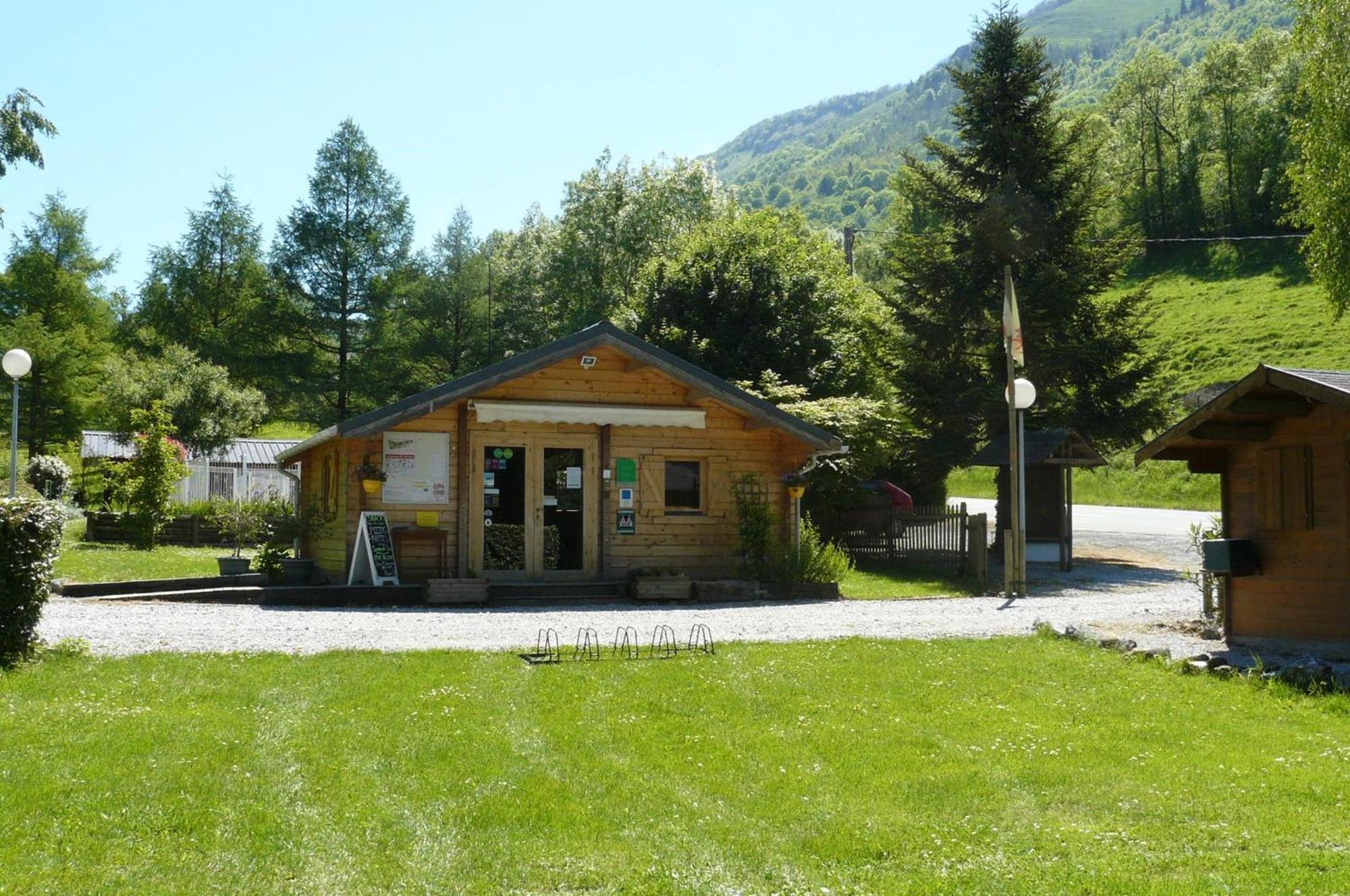 Camping Le Rey Louvie Juzon Exteriör bild