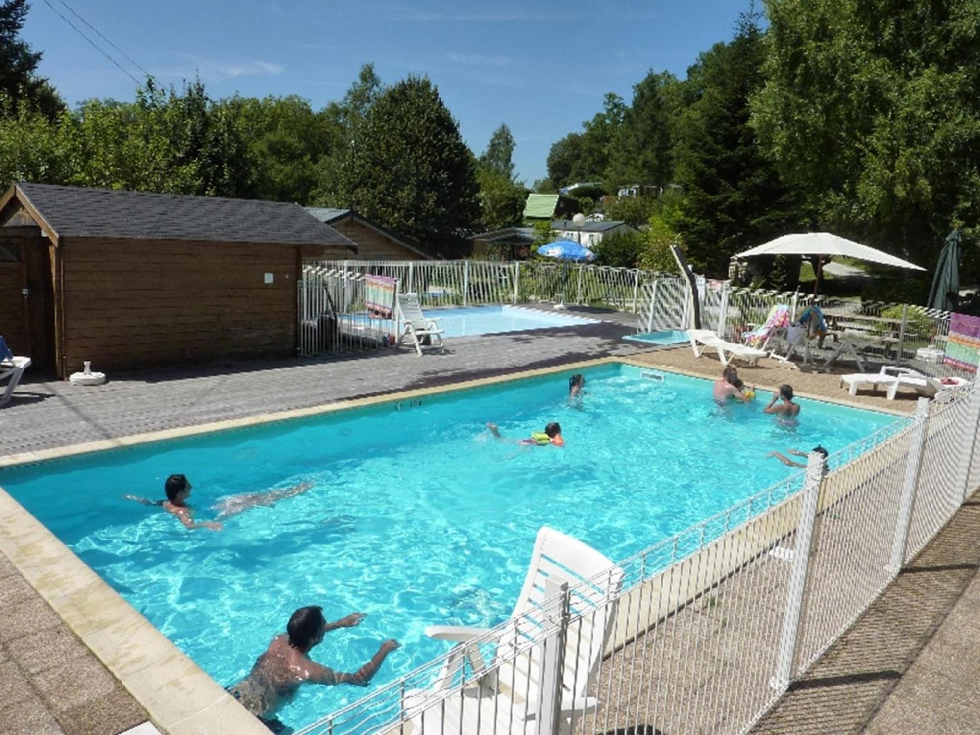 Camping Le Rey Louvie Juzon Exteriör bild