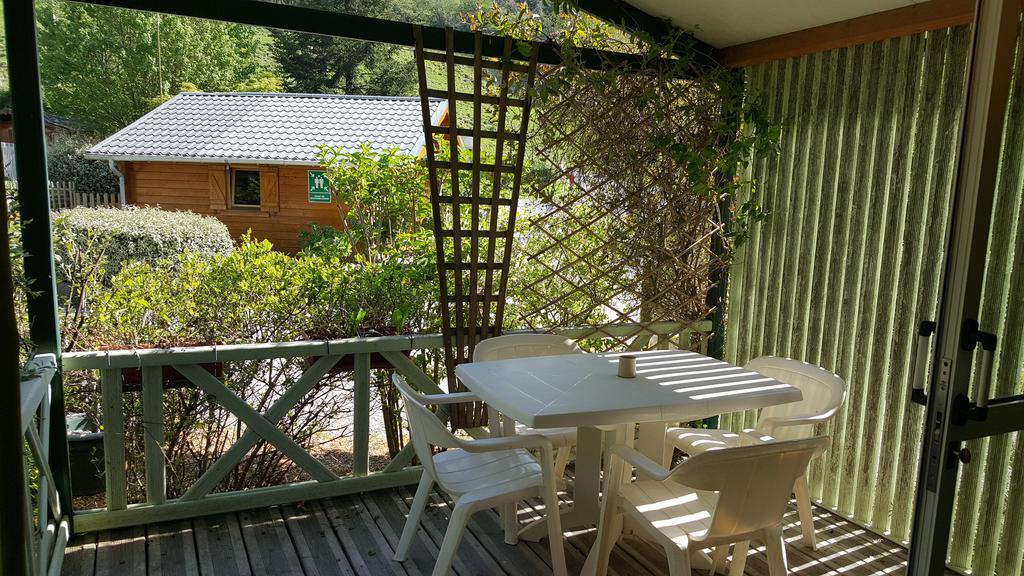 Camping Le Rey Louvie Juzon Exteriör bild