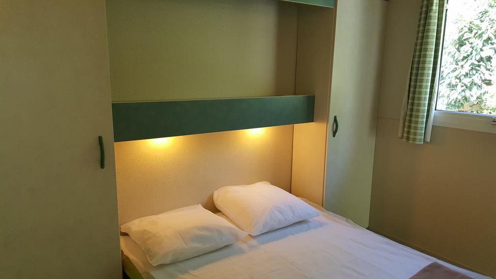 Camping Le Rey Louvie Juzon Exteriör bild