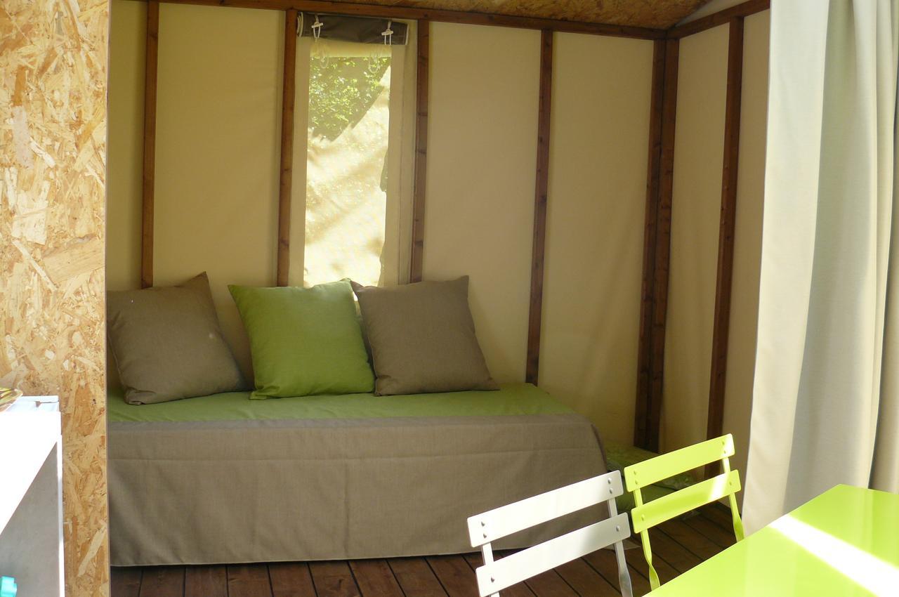 Camping Le Rey Louvie Juzon Exteriör bild