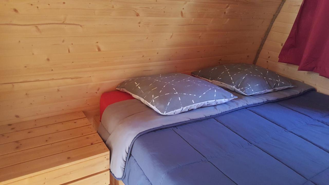Camping Le Rey Louvie Juzon Exteriör bild