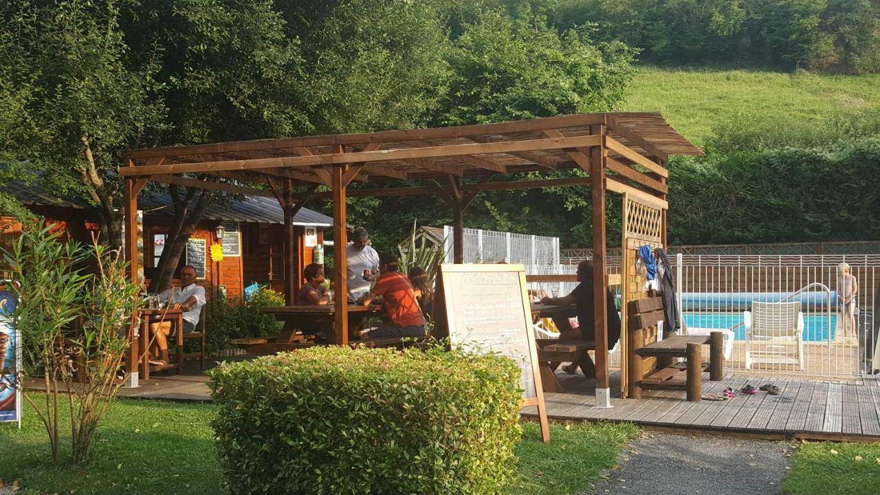Camping Le Rey Louvie Juzon Exteriör bild